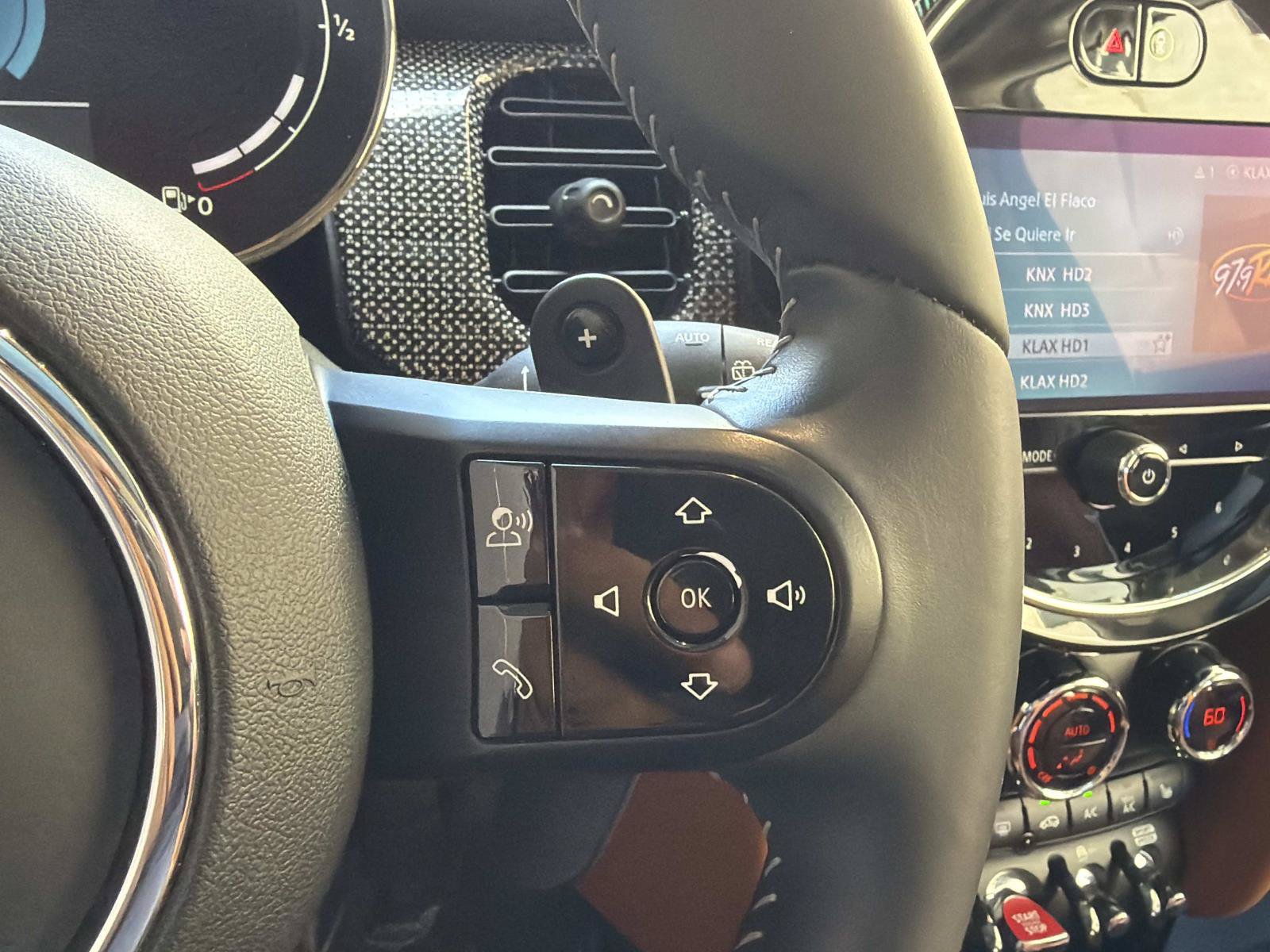 Used 2024 MINI Cooper S w/ Signature Upholstery Package FWD image 15