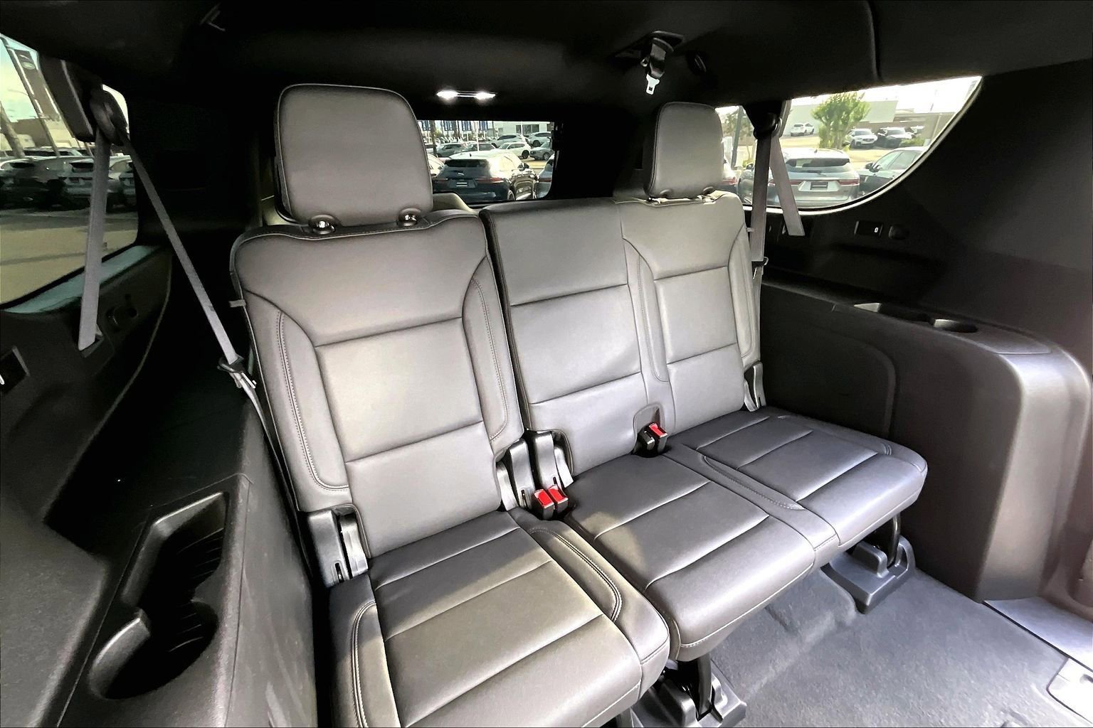 Used 2023 Chevrolet Suburban Z71 w/ Z71 Off-Road Package AWD/4WD image 28