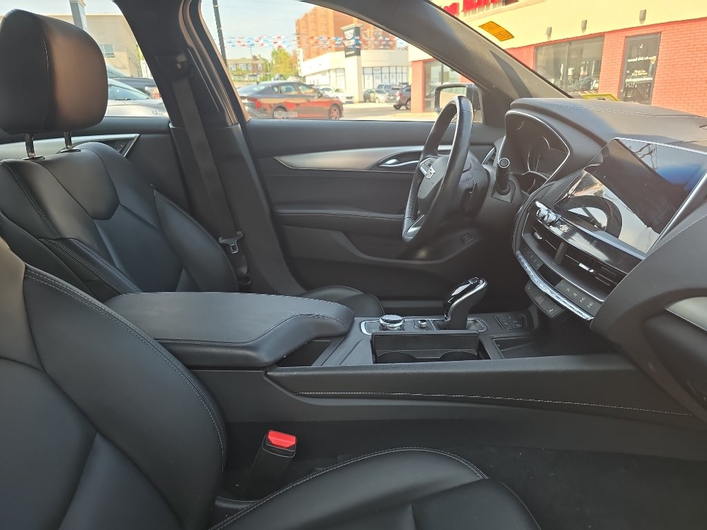 Used 2021 Cadillac CT5 Luxury w/ Cold Weather Package RWD image 9