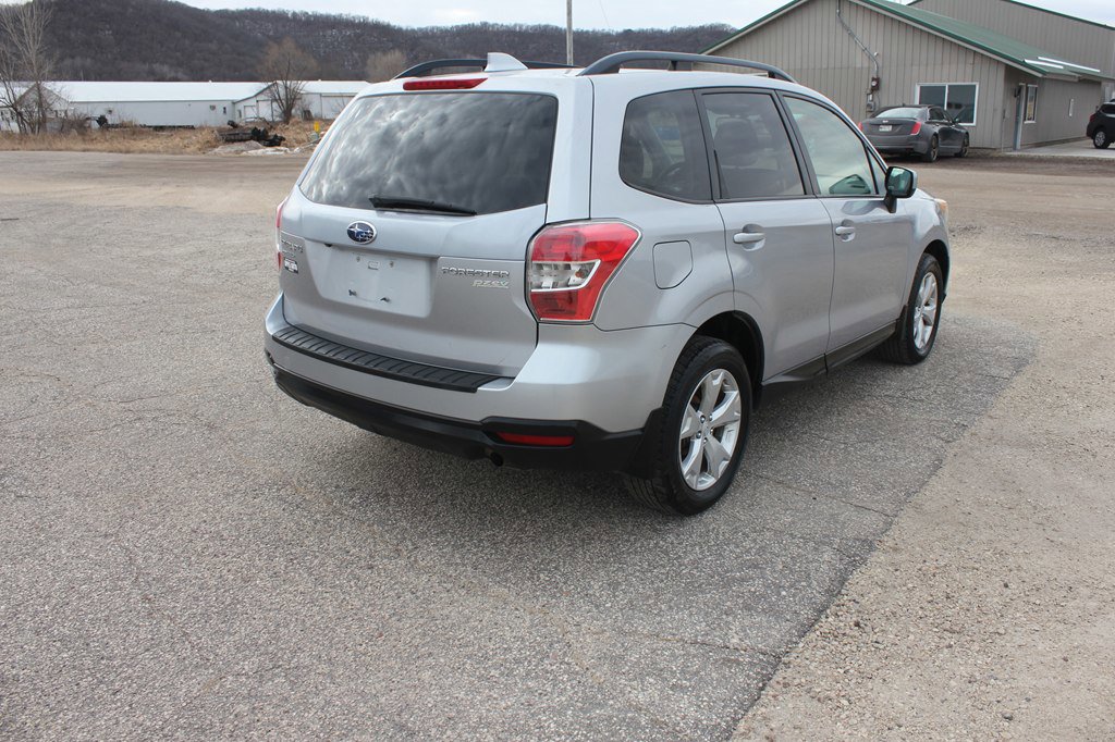 Used 2016 Subaru Forester 2.5i Premium w/ All-Weather Package AWD/4WD image 6