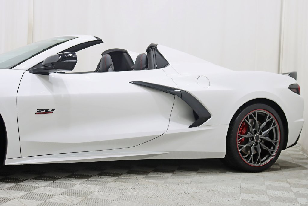 Used 2023 Chevrolet Corvette Stingray Premium Conv w/ Z51 Performance Package RWD image 4