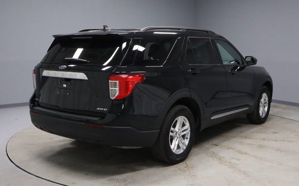 Certified 2023 Ford Explorer XLT image 11