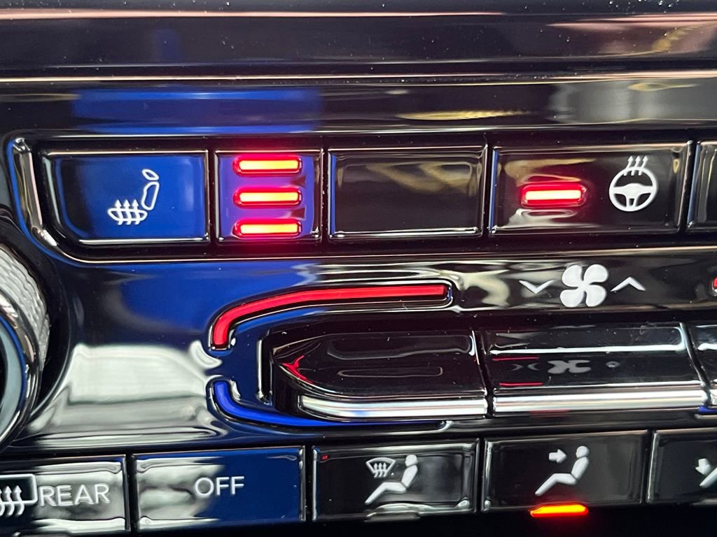 New 2025 Jeep Grand Cherokee Limited w/ Black Appearance Package image 14