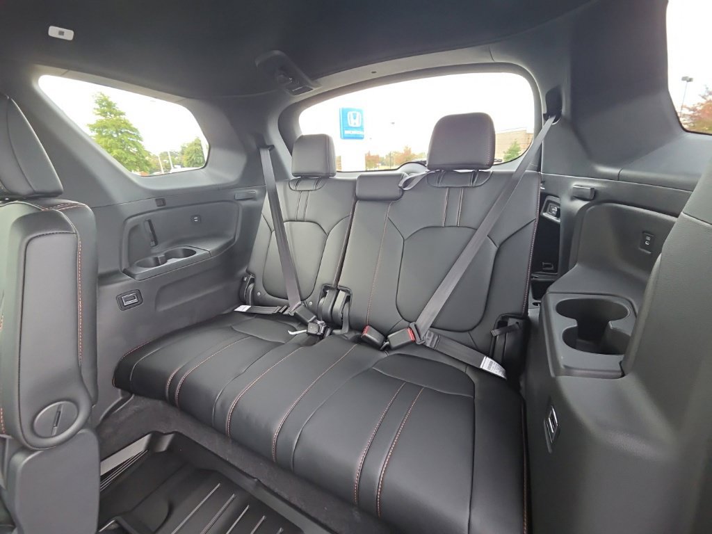 New 2026 Honda Pilot TrailSport image 17