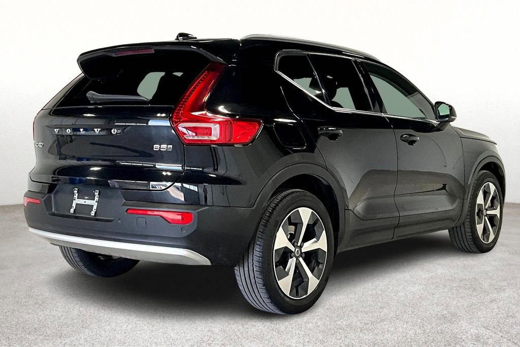 Used 2024 Volvo XC40 B5 Plus w/ Climate Package image 2