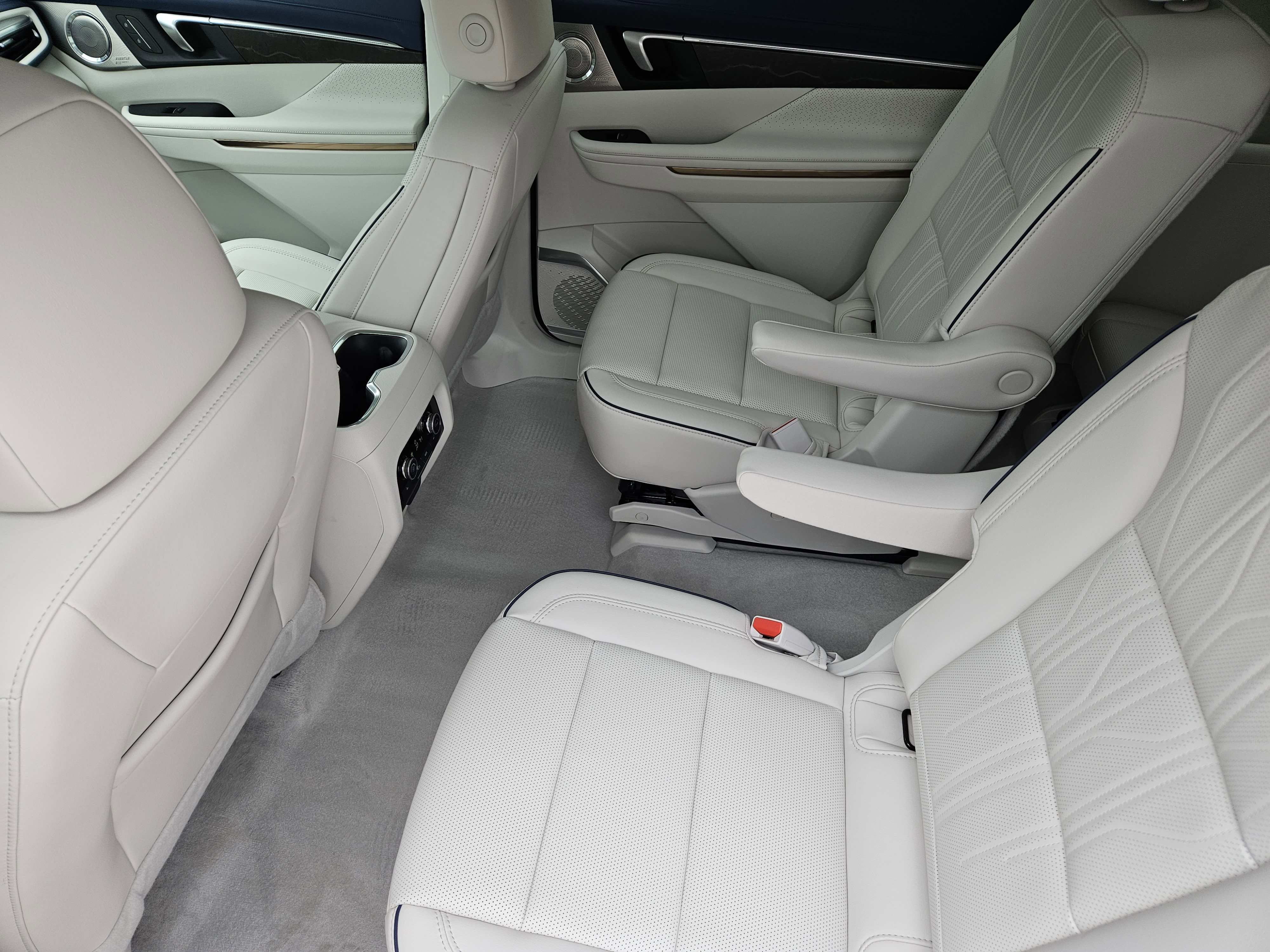 Used 2025 Buick Enclave Avenir w/ Trailering Package, 5000 lbs. image 31