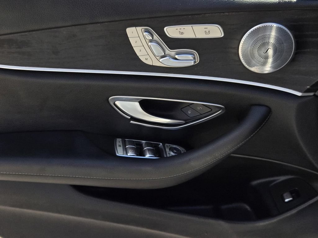 Used 2018 Mercedes-Benz E 300 image 17