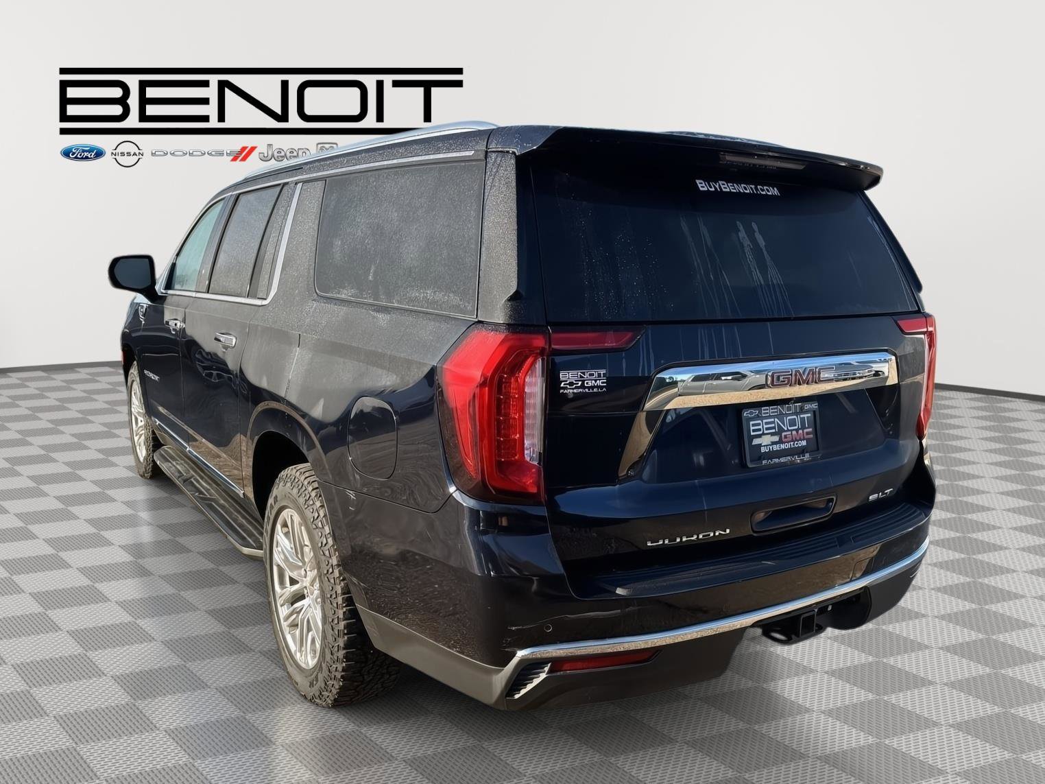 Used 2022 GMC Yukon XL SLT w/ SLT Premium Package image 5