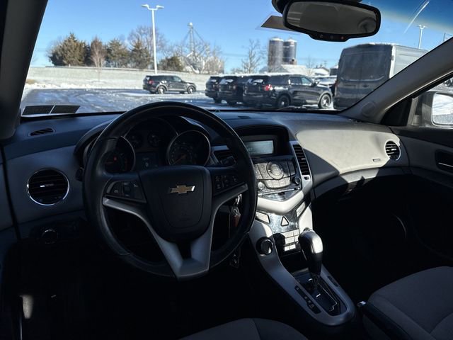 Used 2011 Chevrolet Cruze LT image 10