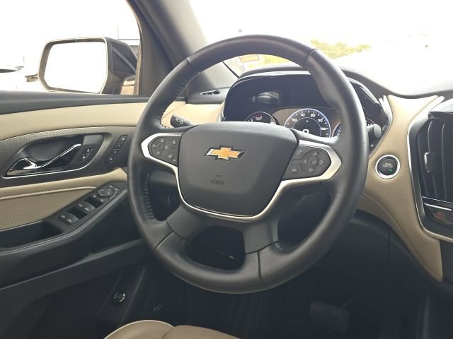 Used 2022 Chevrolet Traverse Premier FWD image 43