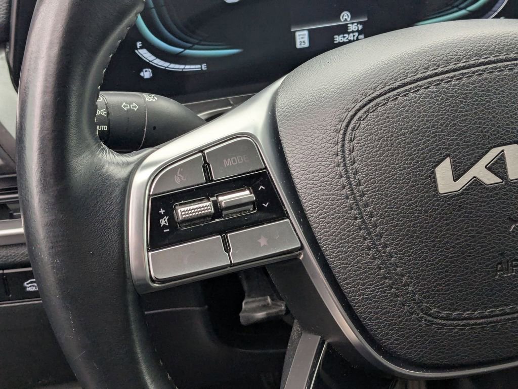 Used 2025 Kia Telluride S image 17