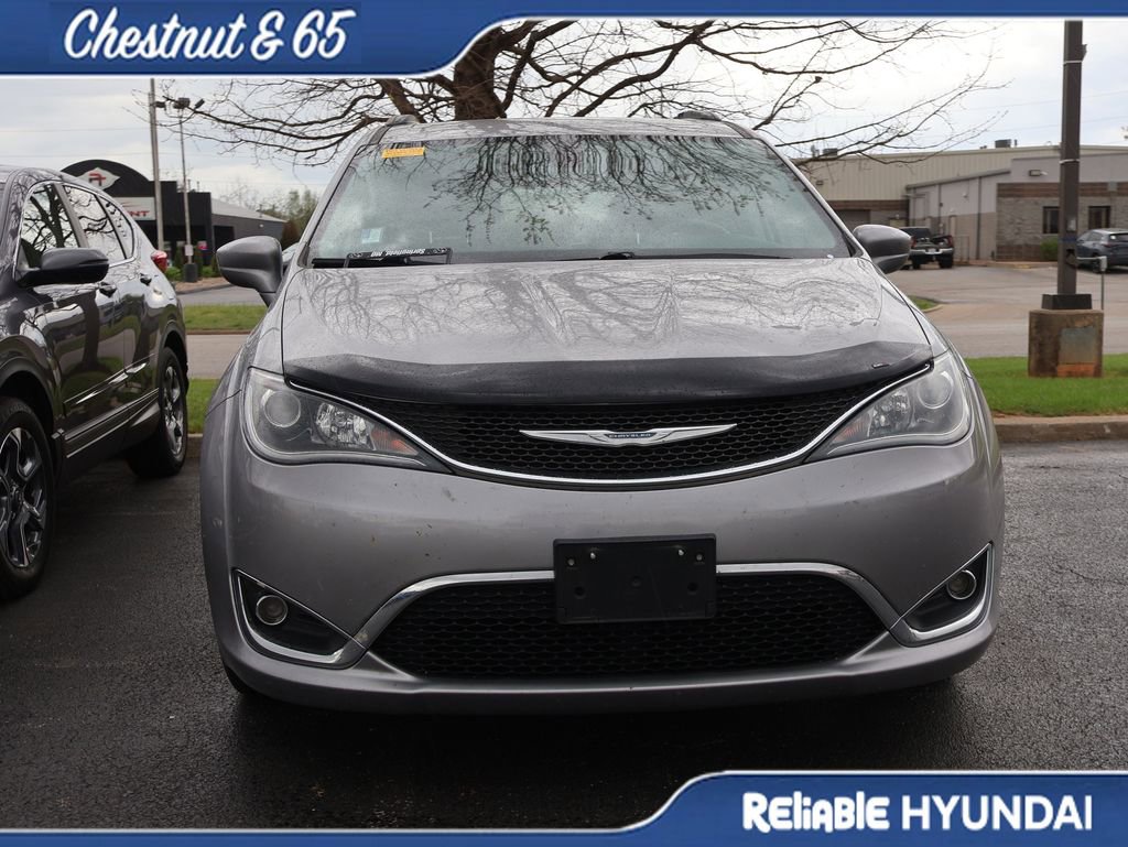 Used 2017 Chrysler Pacifica Touring-L image 7
