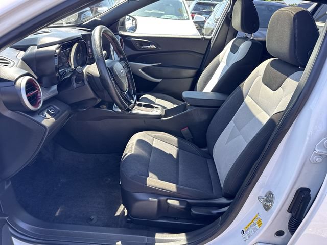 Used 2024 Chevrolet Trax RS w/ Sunroof Package FWD image 10