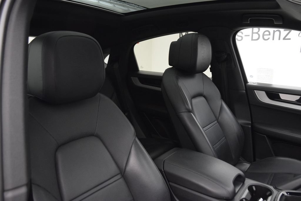 Used 2024 Porsche Cayenne Coupe AWD/4WD image 18