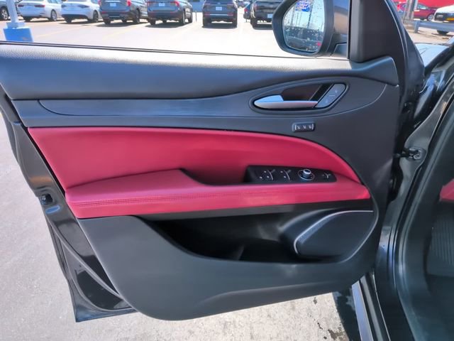 Used 2019 Alfa Romeo Stelvio w/ Nero Edizione RWD image 18