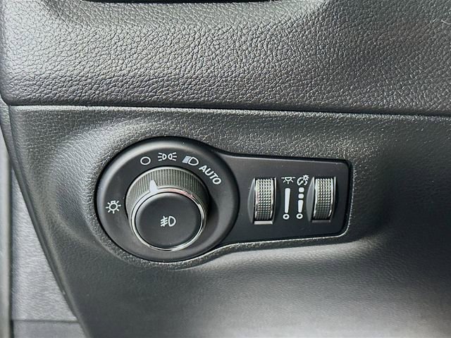 Used 2021 Jeep Compass Limited w/ Sun and Sound Group AWD/4WD image 10