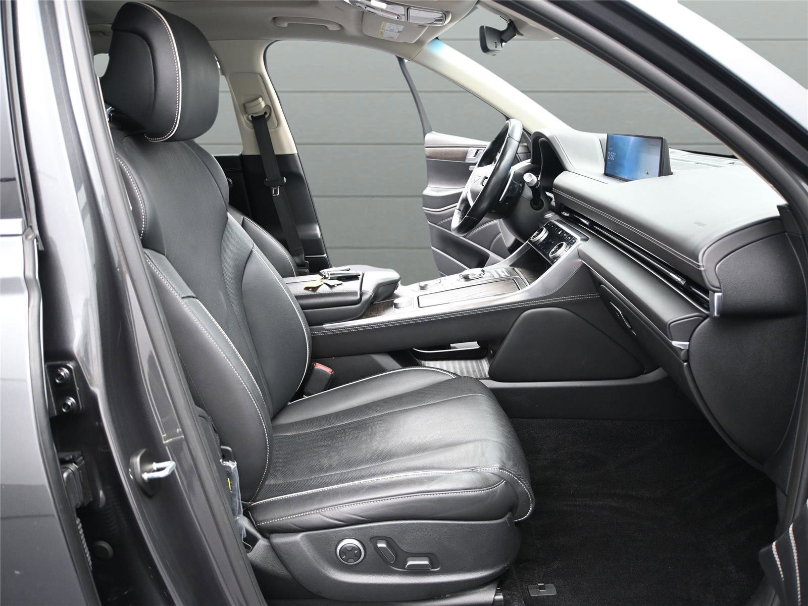 Used 2023 Genesis GV80 2.5T w/ Prestige Package image 21