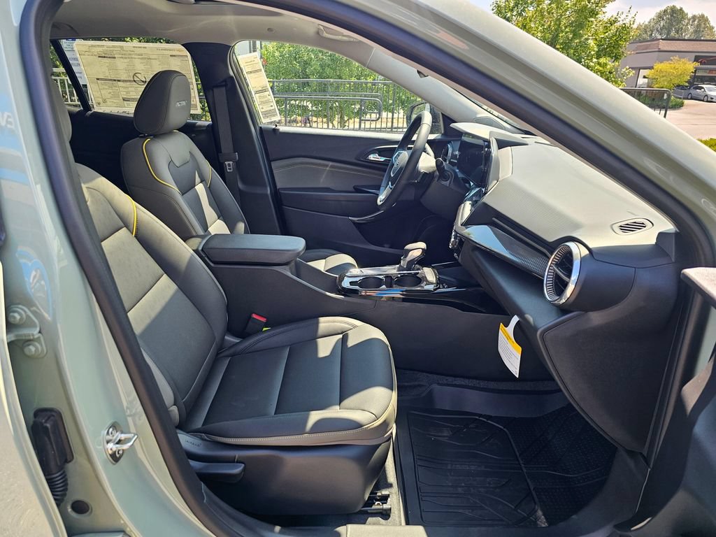 New 2026 Chevrolet Trax ACTIV w/ Sunroof Package FWD image 11