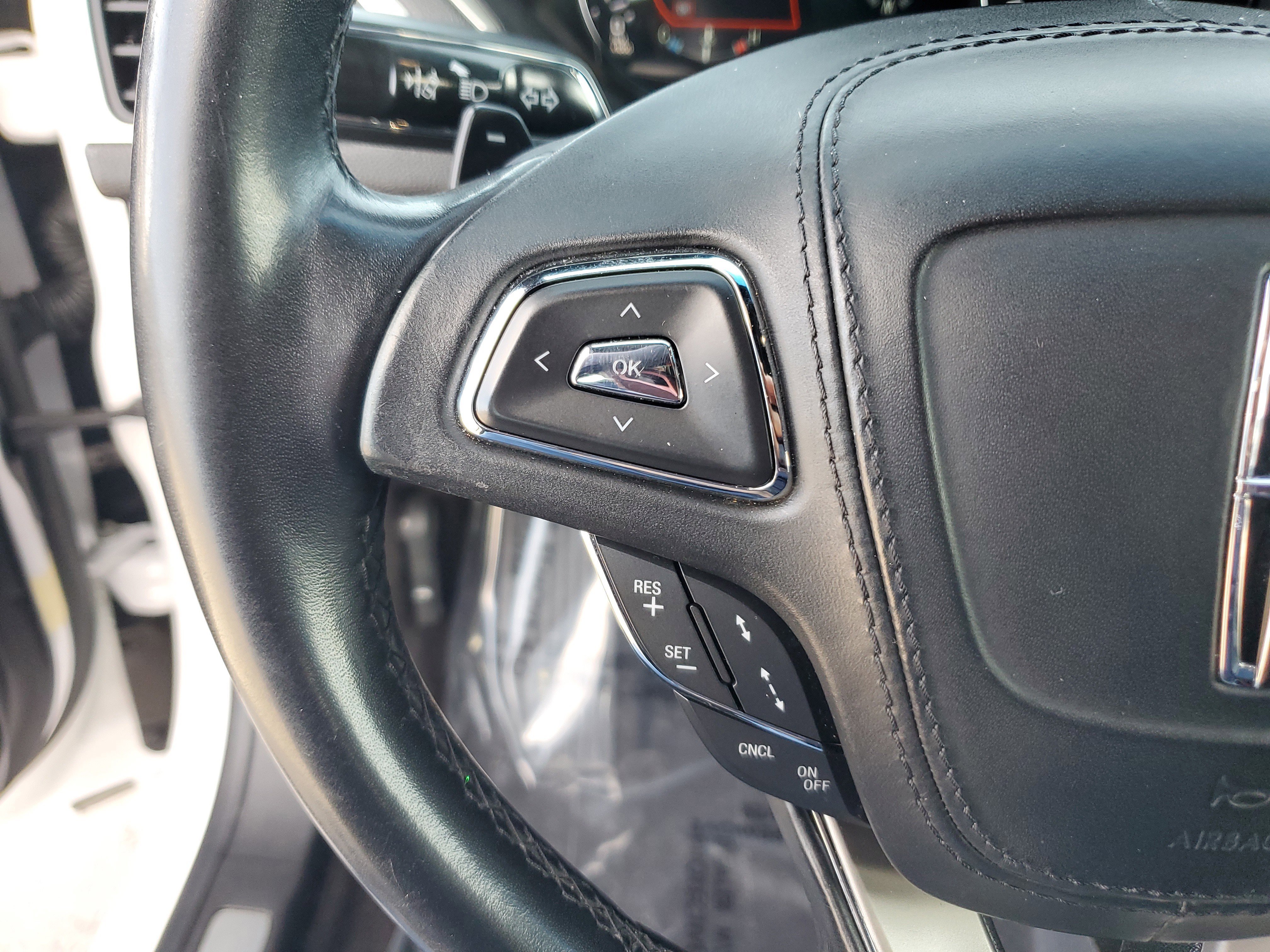 Used 2020 Lincoln MKZ image 19