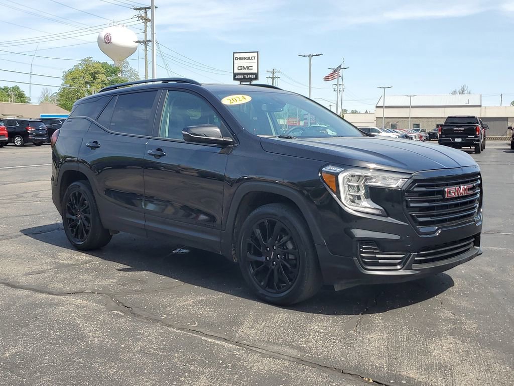 Used 2024 GMC Terrain SLE w/ Driver Convenience Package AWD/4WD image 2