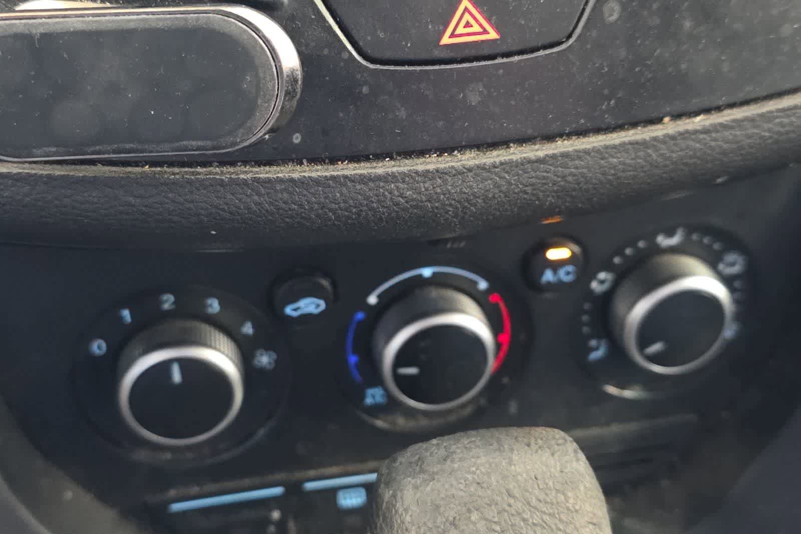 Used 2013 Ford Escape SE FWD image 21