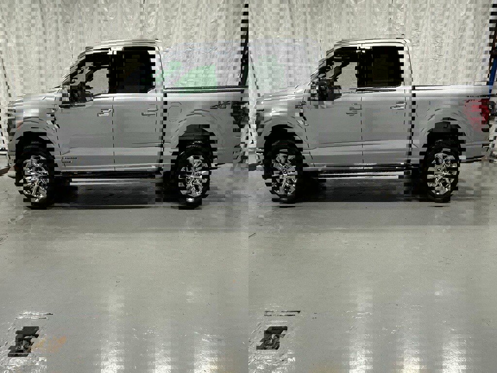 Used 2025 Ford F150 Lariat w/ Equipment Group 501A Mid image 4