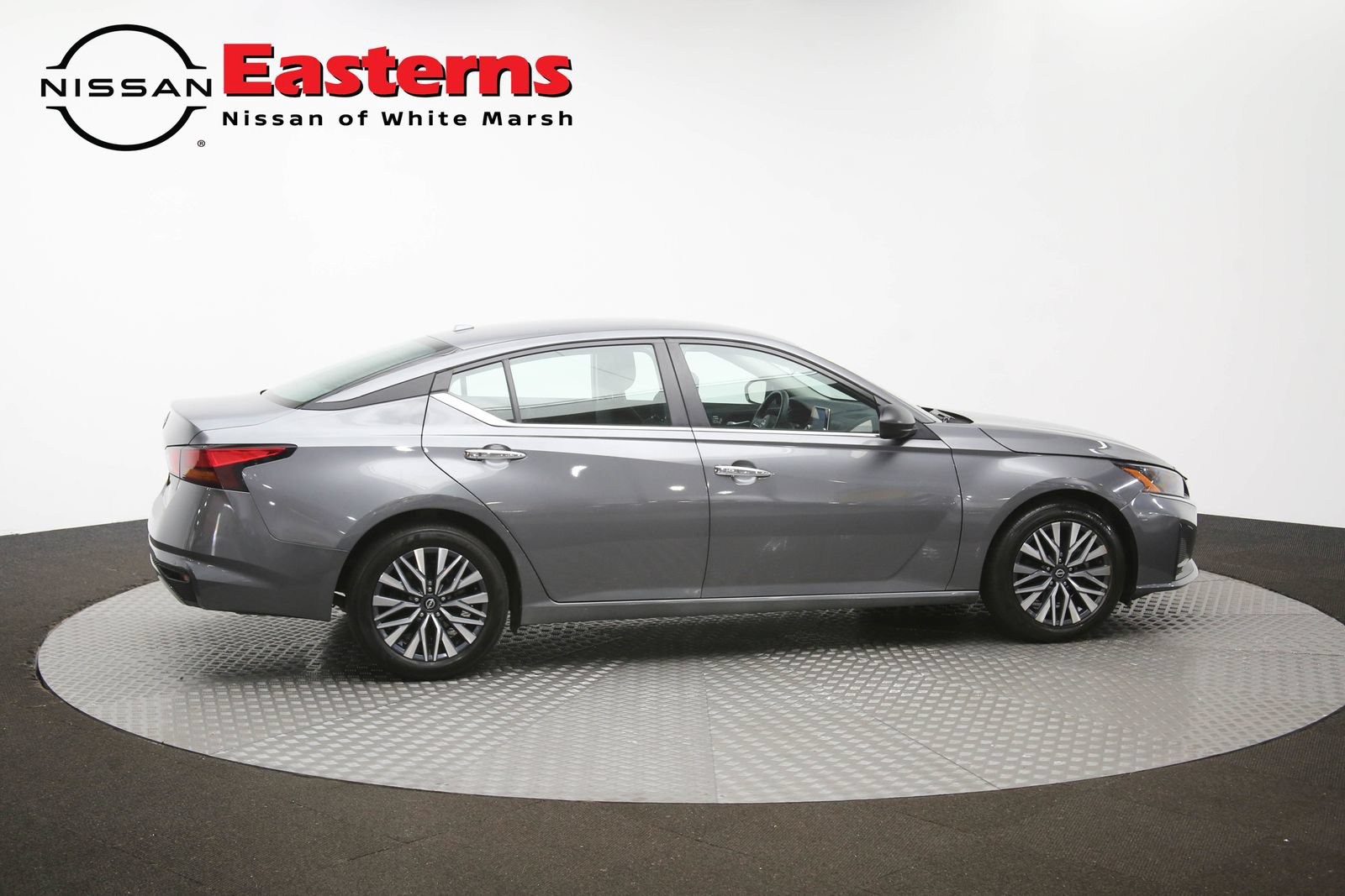 Used 2025 Nissan Altima 2.5 SV FWD image 42