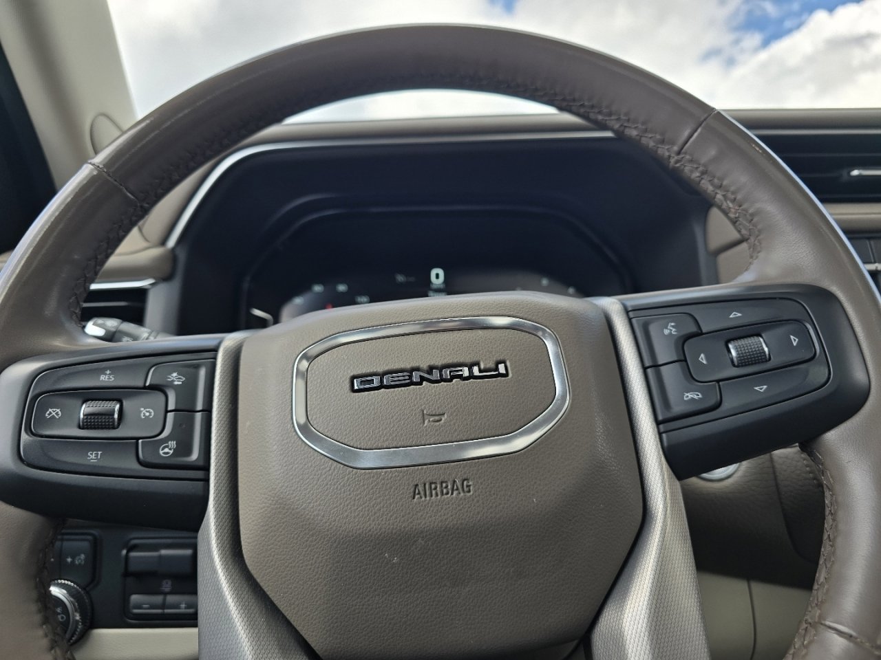 Used 2023 GMC Yukon Denali w/ Max Trailering Package AWD/4WD image 26