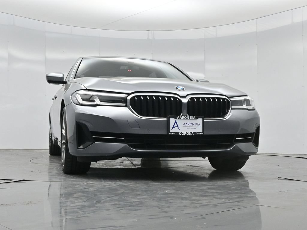 Used 2023 BMW 540i w/ Convenience Package RWD image 2