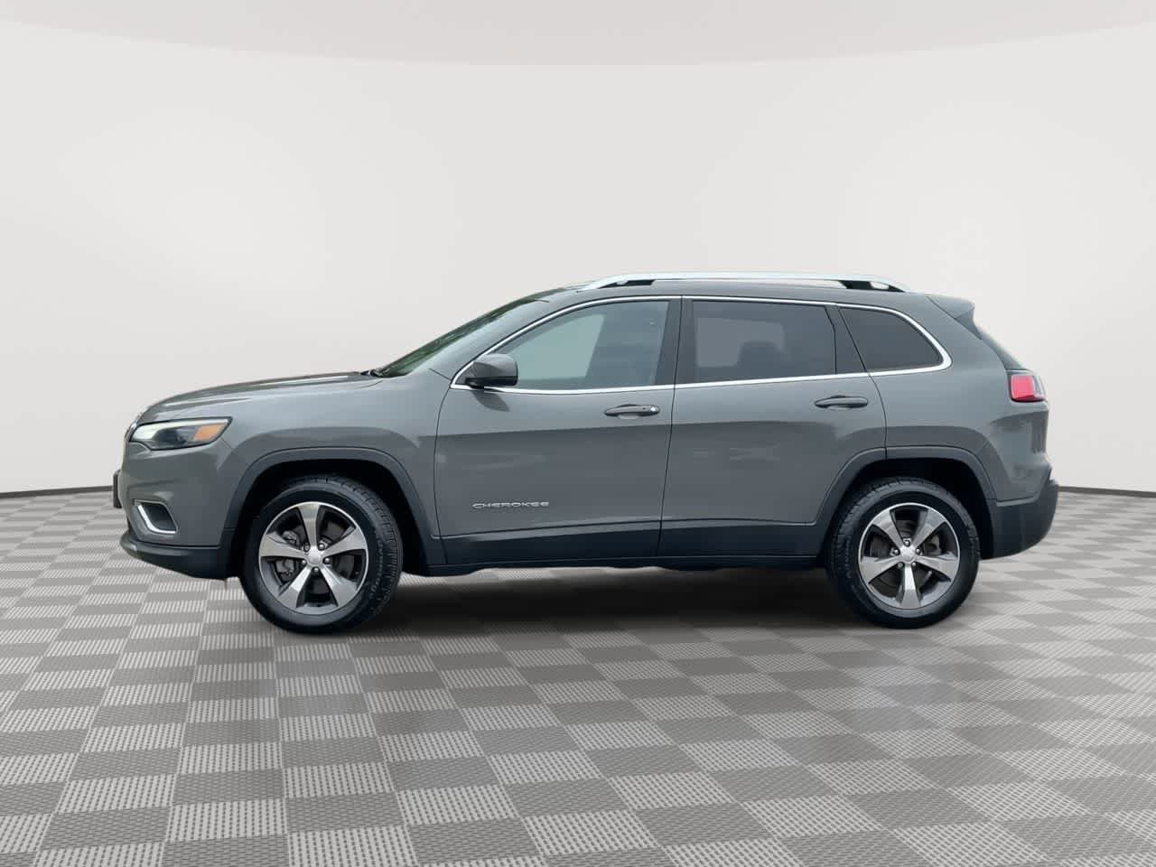 Used 2019 Jeep Cherokee Limited AWD/4WD image 5