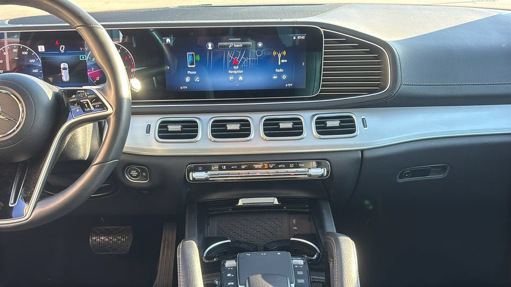Used 2025 Mercedes-Benz GLS 450 4MATIC image 6
