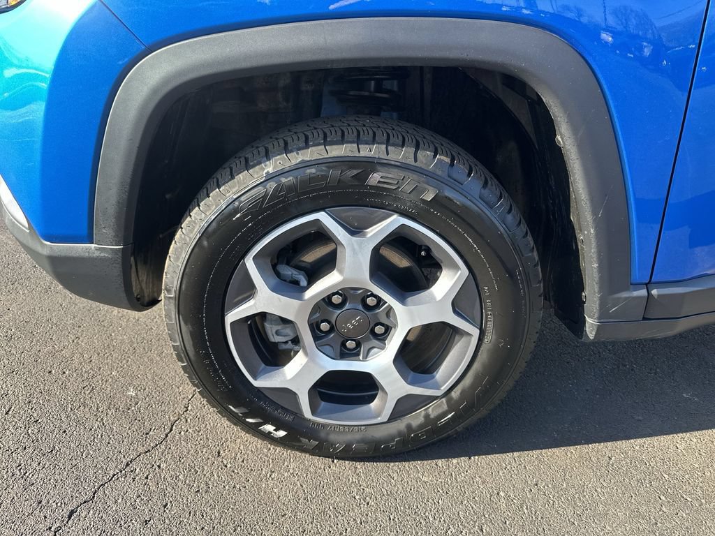 Used 2022 Jeep Compass Trailhawk w/ Trailhawk Convenience Group AWD/4WD image 10