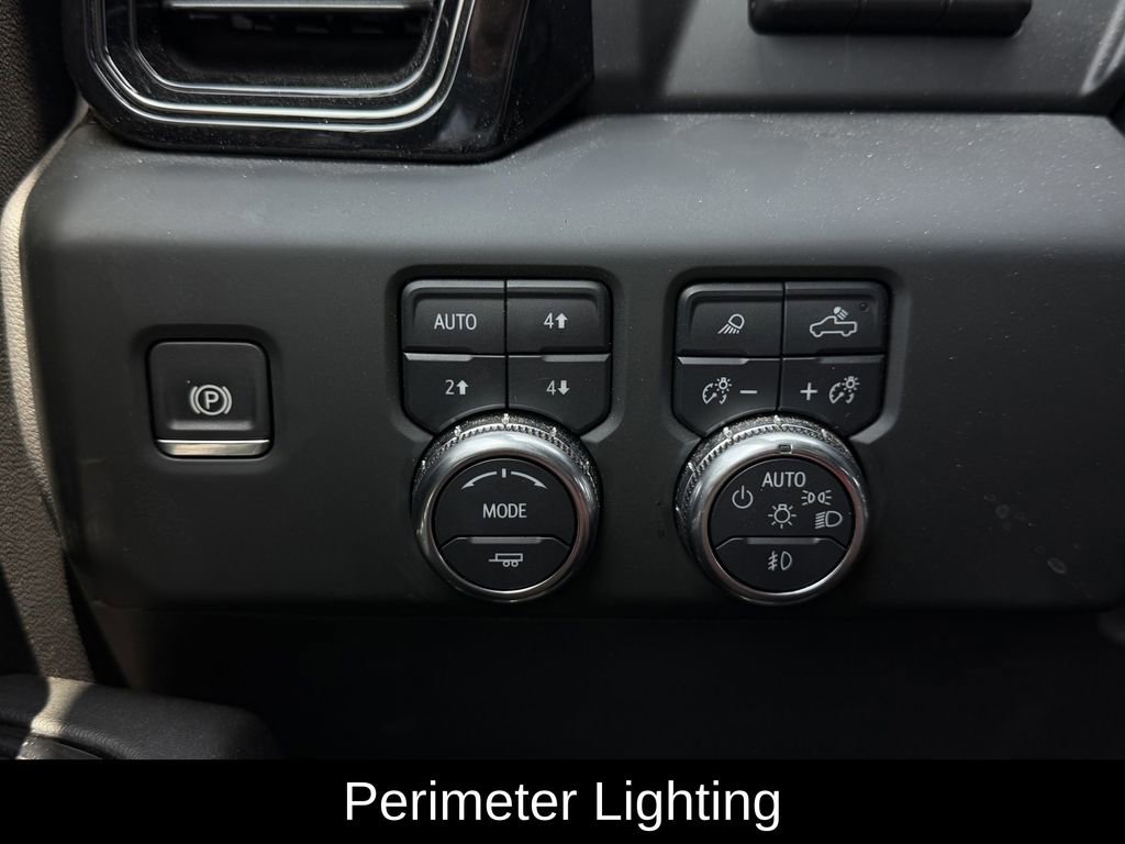 Used 2024 GMC Sierra 1500 AT4 w/ Technology Package AWD/4WD image 28