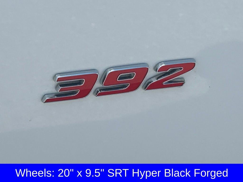 Used 2015 Dodge Challenger SRT image 17
