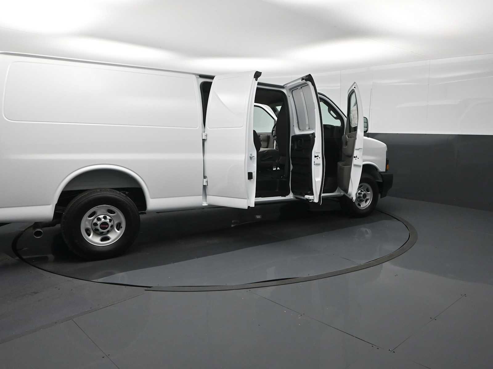 New 2026 GMC Savana 3500 Extended w/ Driver Convenience Package RWD image 26