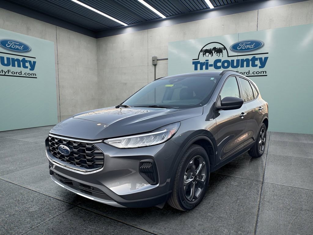 Used 2025 Ford Escape ST-Line w/ Equipment Group 301A image 3