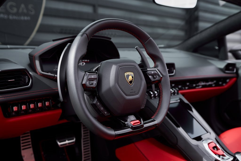 Used 2021 Lamborghini Huracan EVO image 36