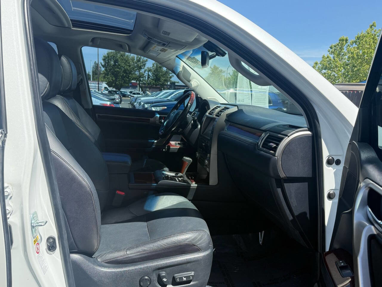 Used 2017 Lexus GX 460 image 20