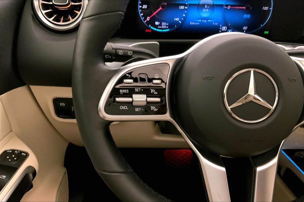 Used 2023 Mercedes-Benz EQB 350 4MATIC SUV image 18