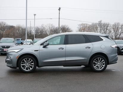 Used 2024 Buick Enclave Avenir w/ Avenir Technology Package image 31