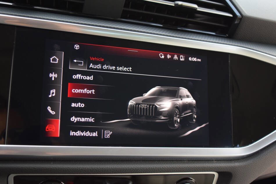 Used 2022 Audi Q3 2.0T Premium w/ Convenience Package AWD/4WD image 64