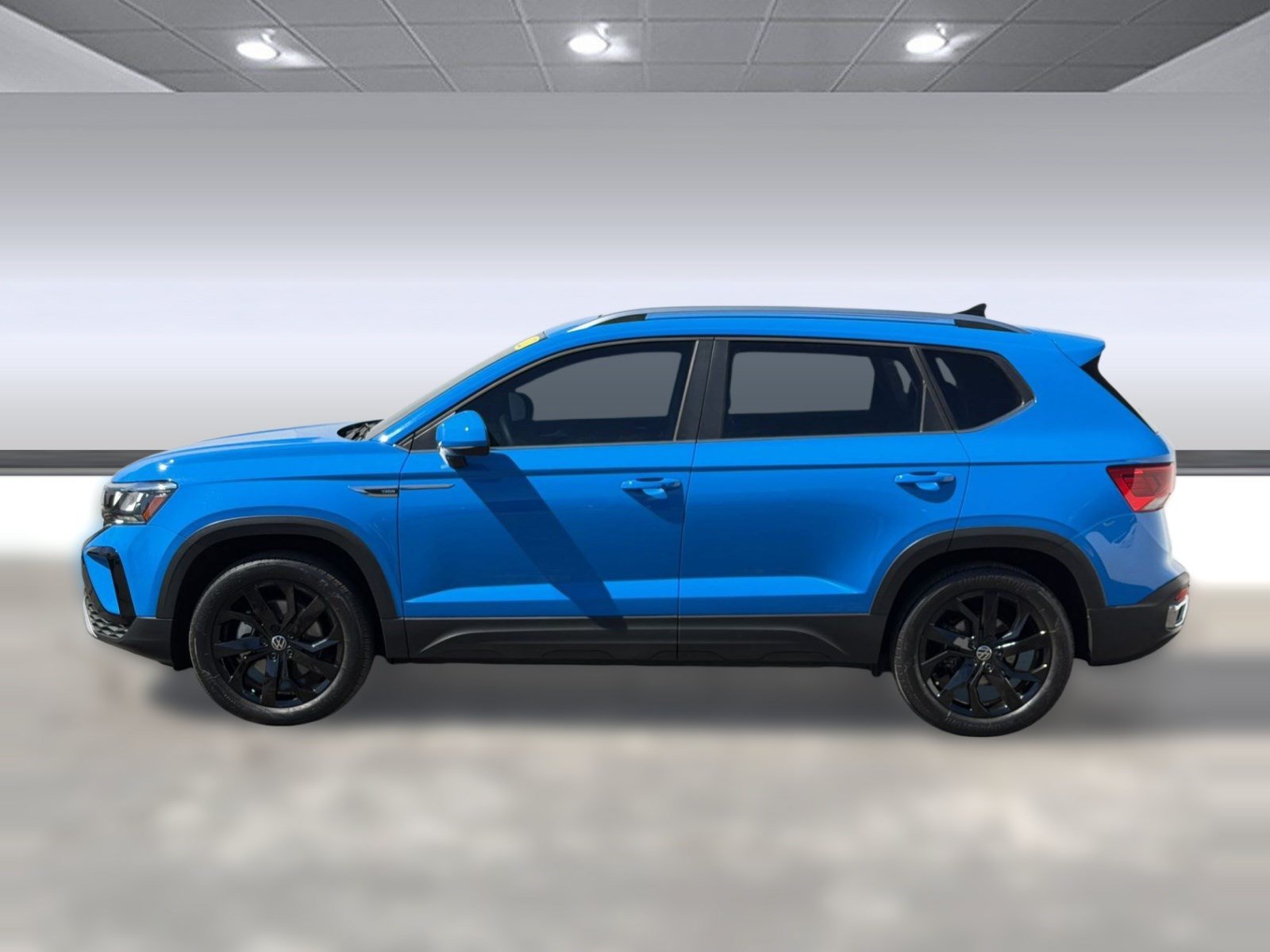 Used 2022 Volkswagen Taos SE FWD image 2