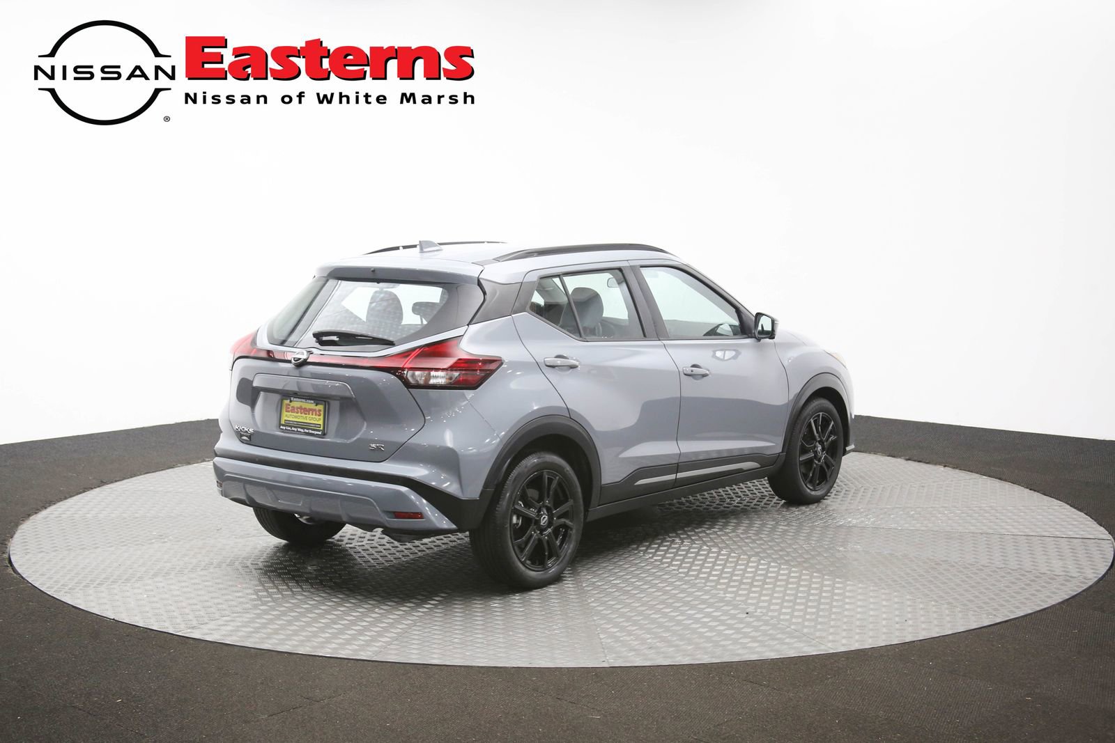 Used 2023 Nissan Kicks SR w/ SR Premium Package FWD image 40