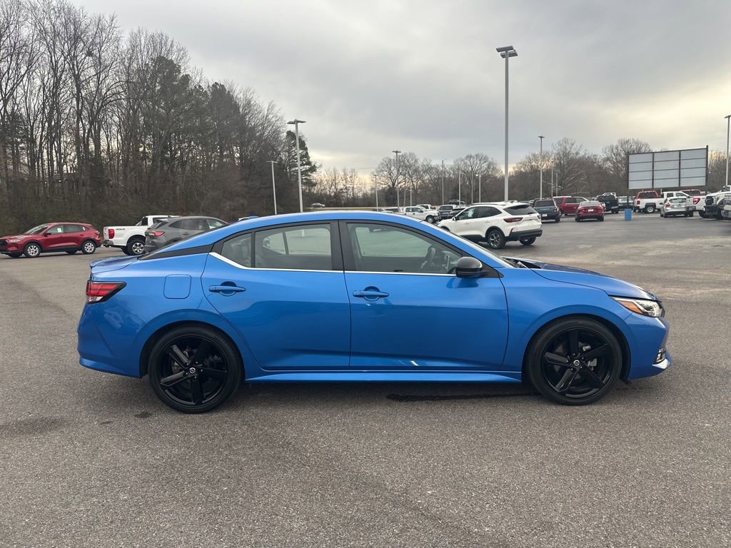 Used 2022 Nissan Sentra SR w/ SR Premium Package image 2
