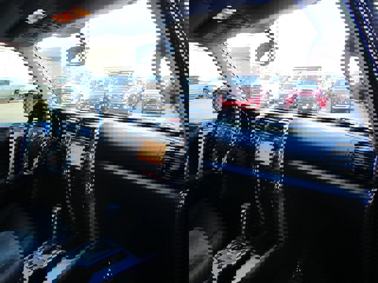 Used 2012 Toyota 4Runner Limited w/ Convenience Pkg image 11