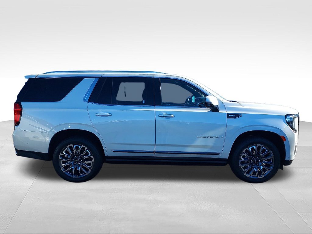 Used 2024 GMC Yukon Denali Ultimate AWD/4WD image 6