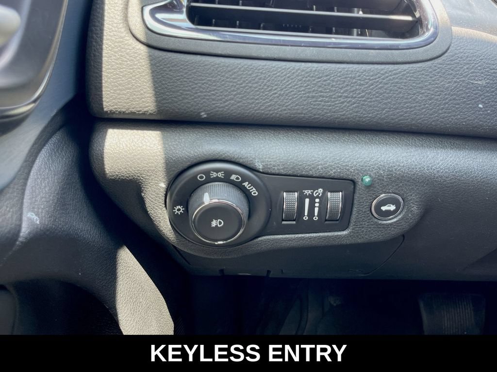 Used 2016 Chrysler 200 S AWD/4WD image 10