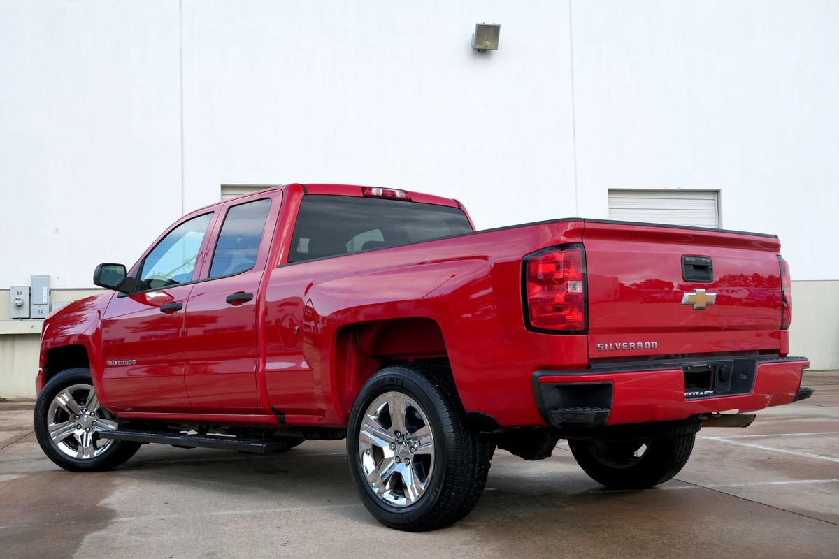 Used 2018 Chevrolet Silverado 1500 Custom w/ Custom Convenience Package RWD image 4