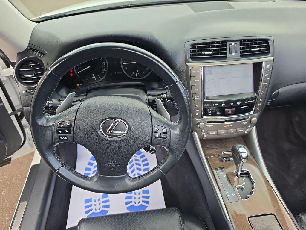 Used 2010 Lexus IS 350C w/ Luxury Pkg RWD image 13