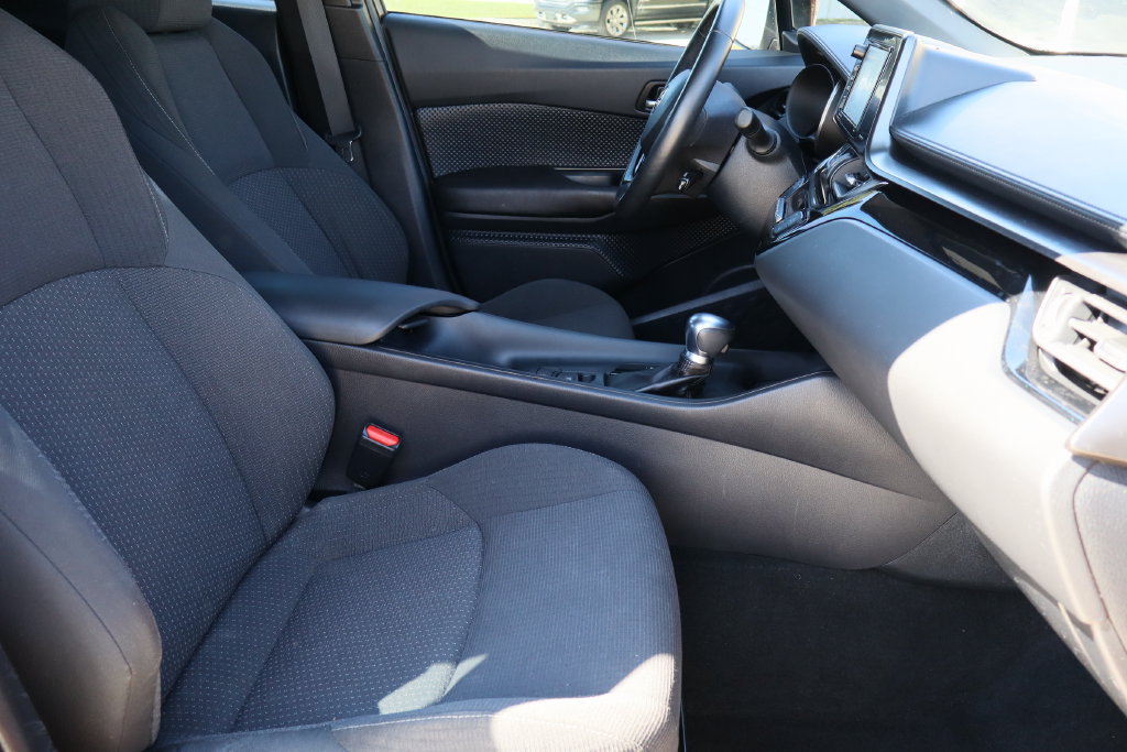 Used 2018 Toyota C-HR XLE FWD image 27